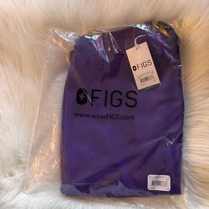 Figs. Digital Grape, Small Petite, Yola Skinny Pants.